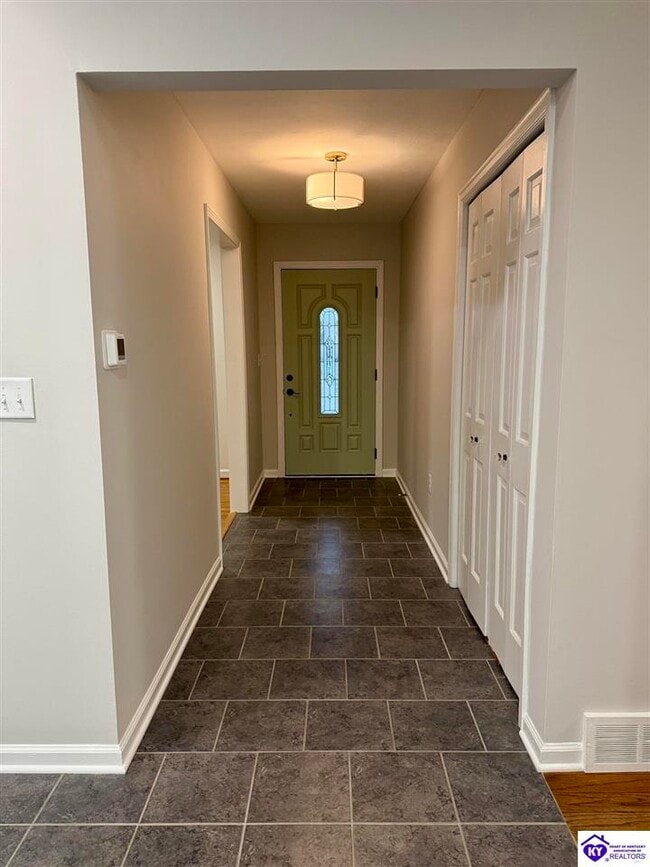 Photo - 913 Dogwood Cir