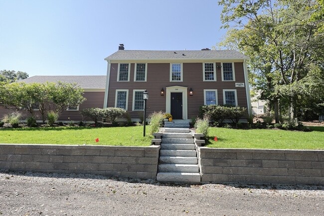 Building Photo - 144 Old Connecticut Path