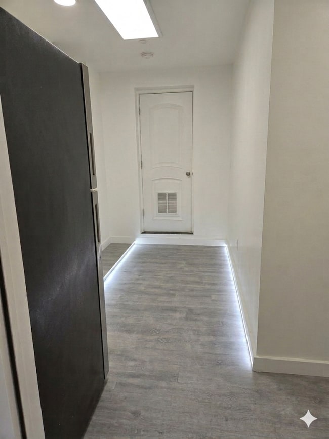 Photo - 5140 NE 3rd Ave Unit 2