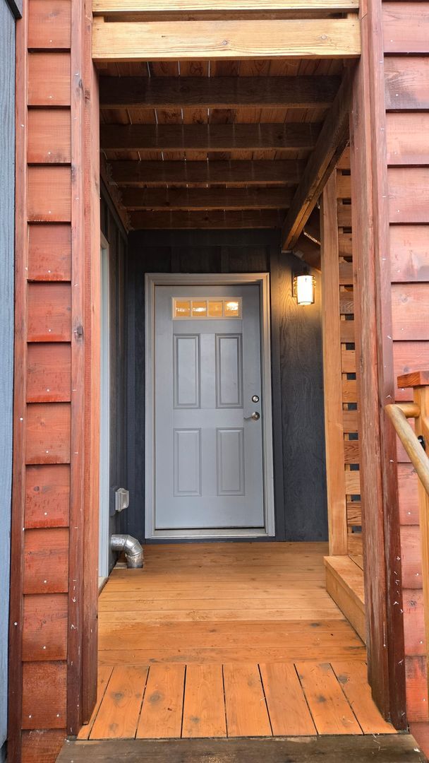 Building Photo - Studio apartment in the Thurston Hills!