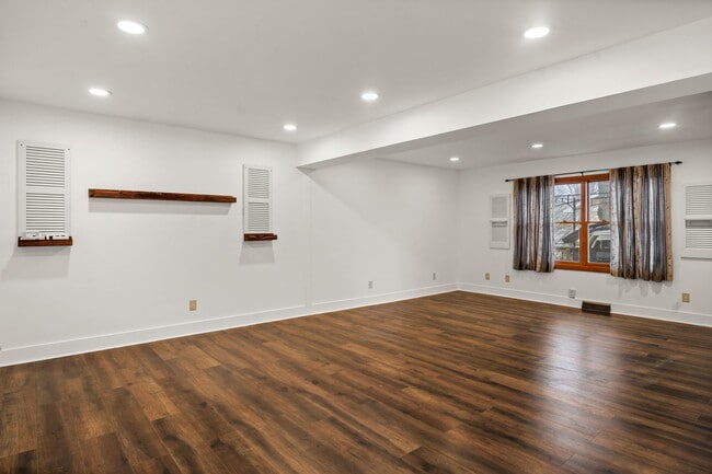 Photo - 235 Ridge Dr