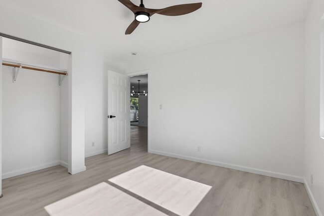 Photo - 15-1398 13th Avenue