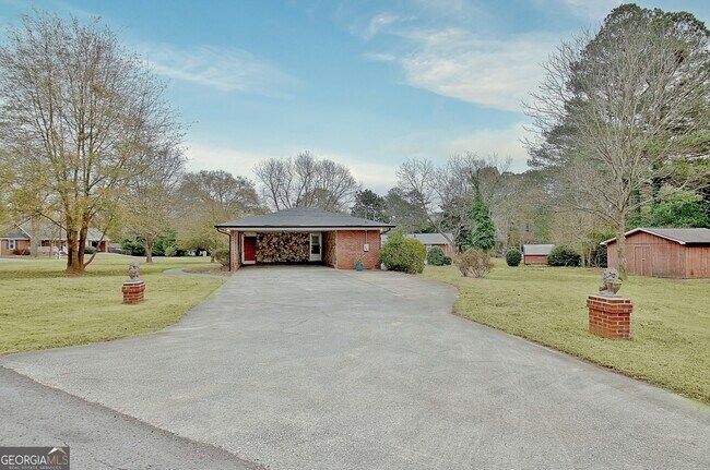 Photo - 500 Circle Dr