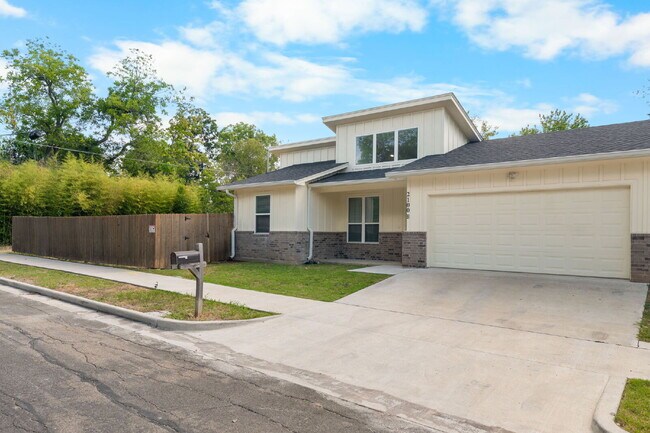 Photo - Fully Furnished 2-Bedroom, 2-Bathroom Duplex in Waco Unidad B