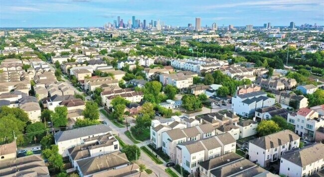 Photo - 5813 Petty St