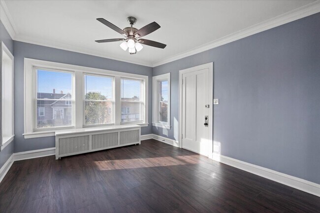 Photo - 6018 W Addison St Unit 2