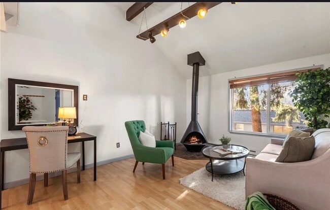 Photo - 4300 NE Sunset Blvd