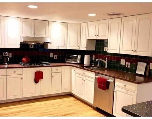 Photo - 139 Fresh Pond Pky Unidad 1