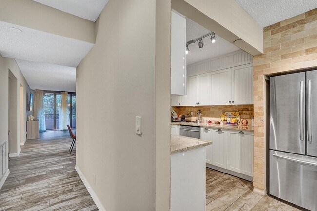 Photo - 1850 Homewood Blvd Unit crosswinds
