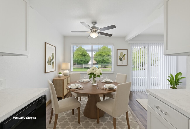 Dining Room - Park Ridge Apartments