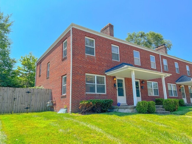 Building Photo - 2883-2889 Wicklow Road Unit 2883 Wicklow Rd.
