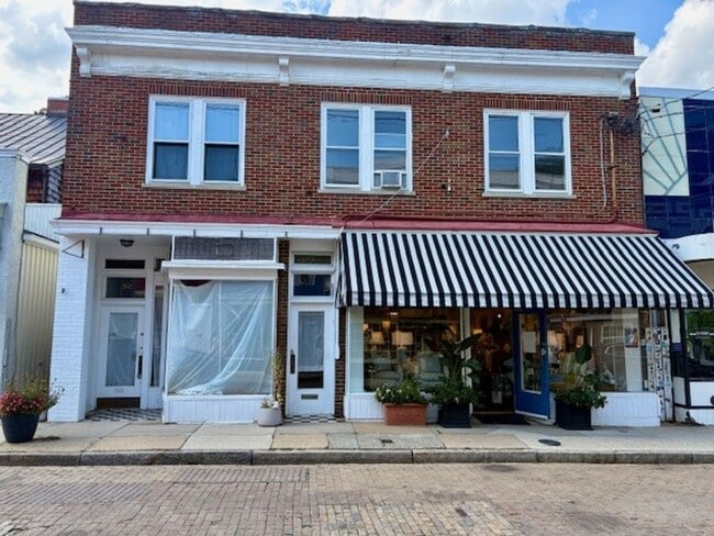 Building Photo - Maryland Avenue 80-82 Unit #80 1/2 #B Rental
