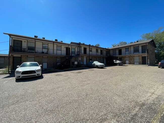 1405 N Gray St Unit 09