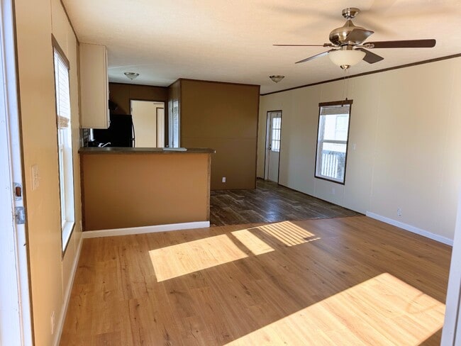 Photo - 709 N Power Glide Way