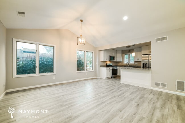 Photo - 5566 Circlestone Ln