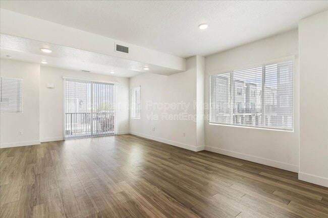 Photo - 2342 Leigh Ln