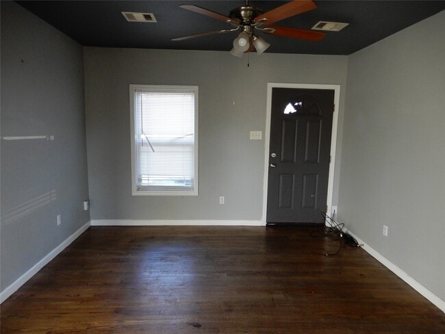 Photo - 3507 Gano St