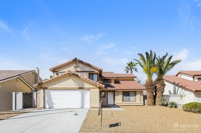 Photo - 2343 Lone Pine Dr House