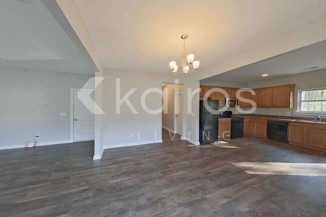 Photo - 314 White Oak Cir