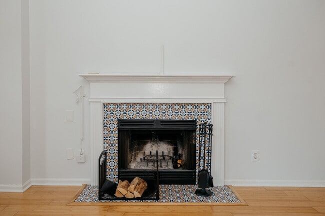 Charming 3-Bedroom Home with Hardwood Floors in Shadowmoss