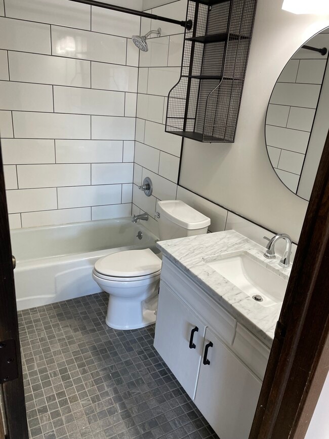 Photo - Falcon View Apartments