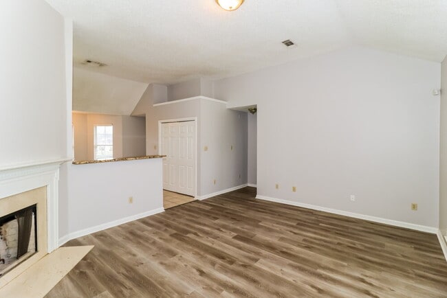 Photo - 4671 Lindawood Ln