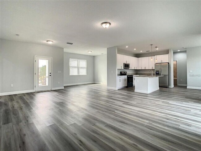 15504 Greenwood Ave