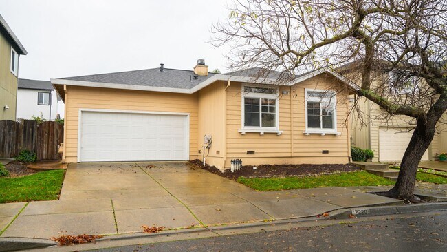 Photo - Charming 3-Bedroom 2bathroom in Santa Rosa!