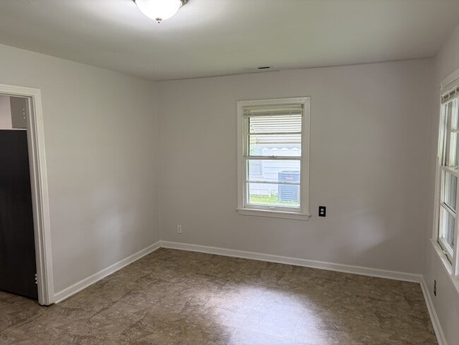 Photo - 2 Bed / 1 Bath House for Rent in Huntsville, AL 35805