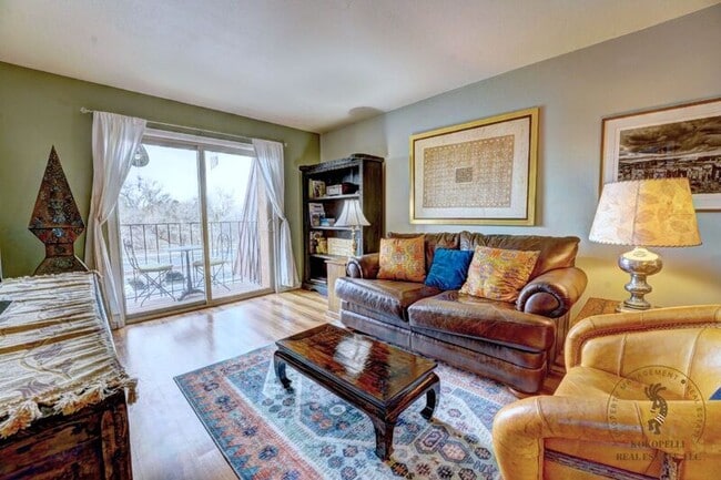 Photo - 3231 Lakeside Dr