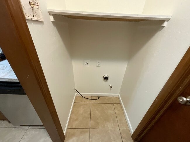 Photo - 3bd 2ba 2 car