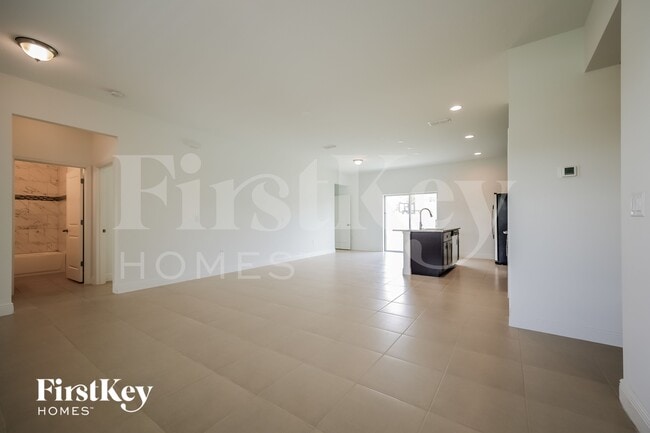 Photo - 318 W Aster Ct
