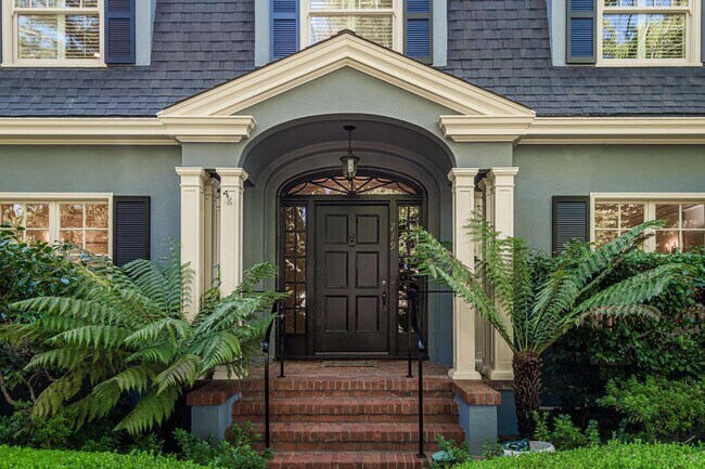 Photo - 719 W Poplar Ave