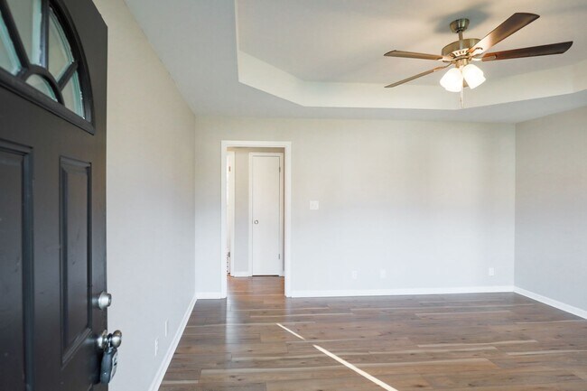 Photo - 553 Lorie Ln