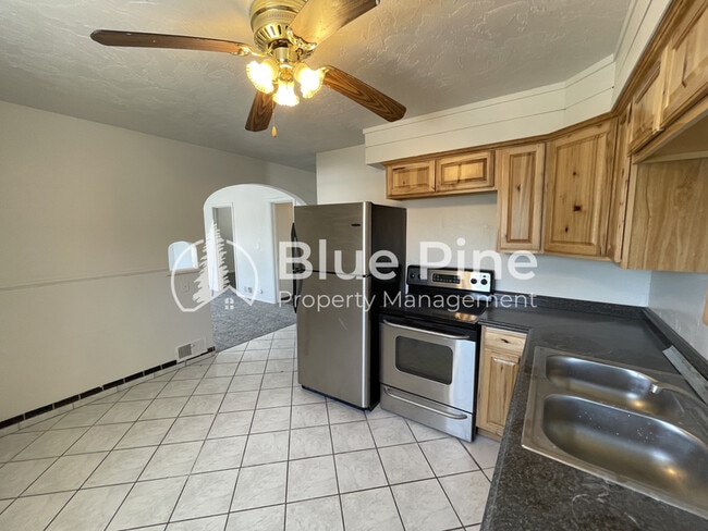 Photo - 301 E 18th St Unit 3