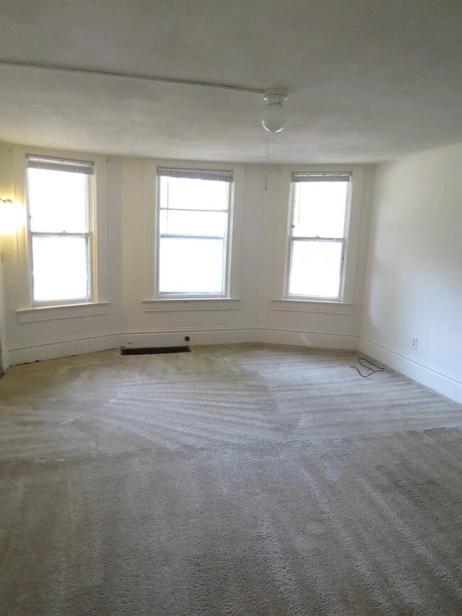 Photo - 607 E Dayton St