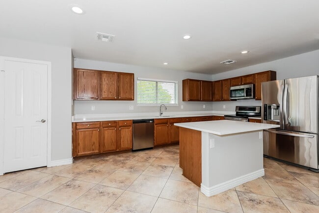 3914 S Ponderosa Dr