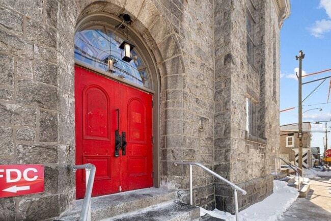 Photo - 401 Martin St