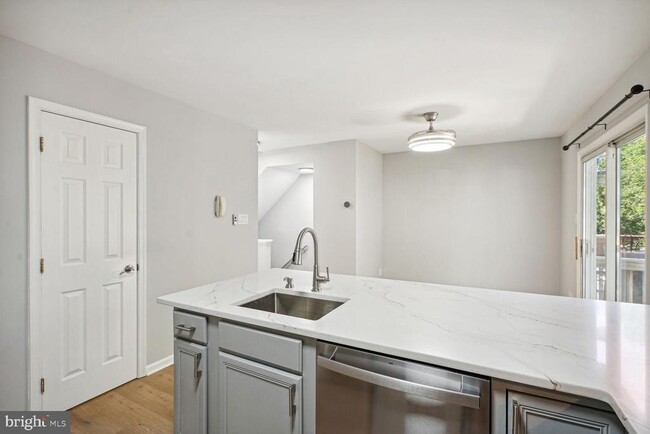 Photo - 6146 Kendra Way