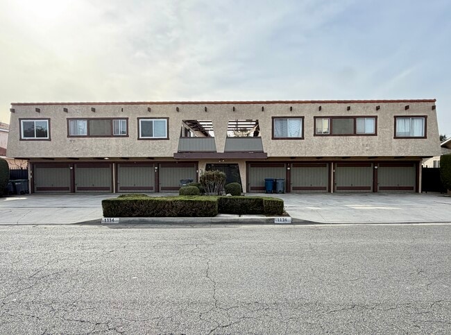 Building Photo - 1114 W 163rd St Unit 6