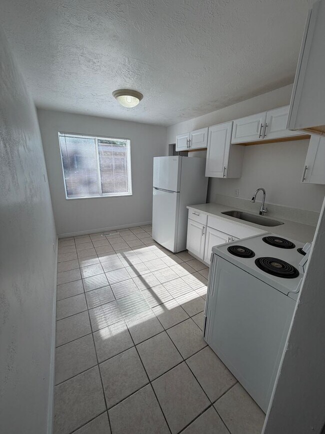 Photo - 1154-1156 Brooklyn Ave Unidad 1156