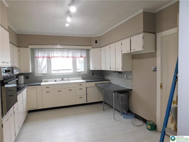 Photo - 220 Locust St