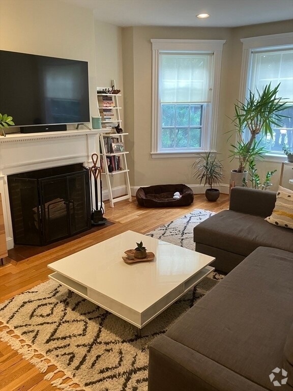 Building Photo - 43 Linnaean St Unit 1 Rental
