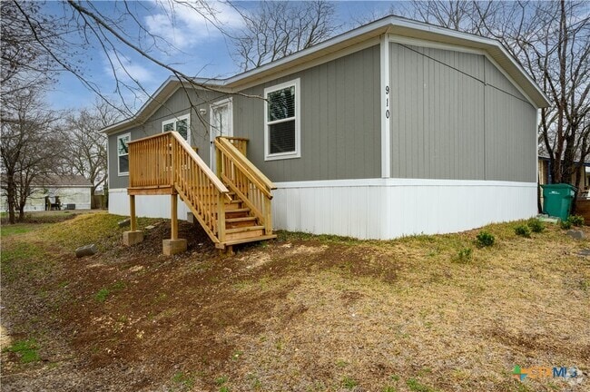 Building Photo - 910 Ashwood Dr Rental