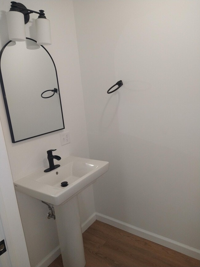 Photo - 34 Davey Dr Unit 2