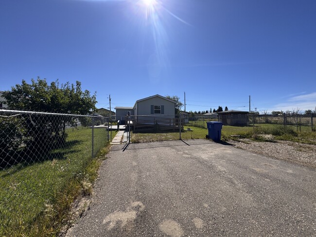 8311-8101 101 Ave