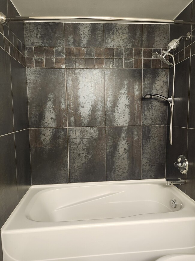 Photo - 1653 Oak Bay Ave Unit 201