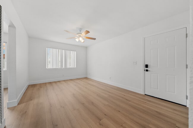 Sala de estar - 4654 33rd St Unidad 12