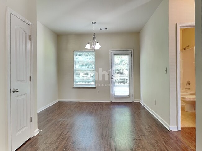 Photo - 1470 Rose Terrace Cir