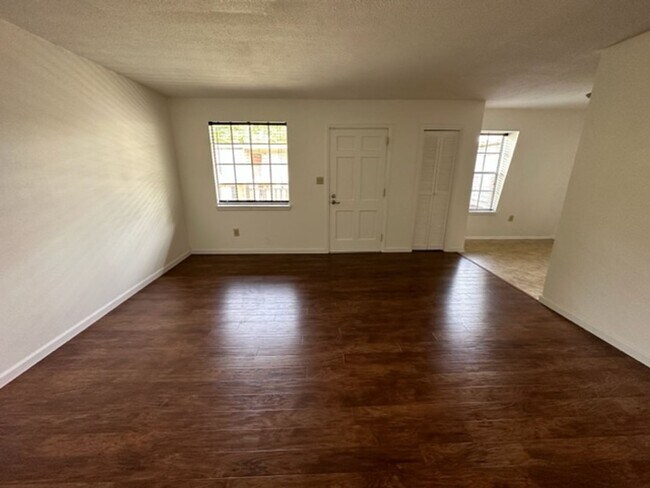 Photo - 3830 Country Club Rd Apartment Unit L